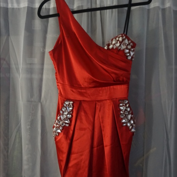 Formal party dress - Picture 1 of 3